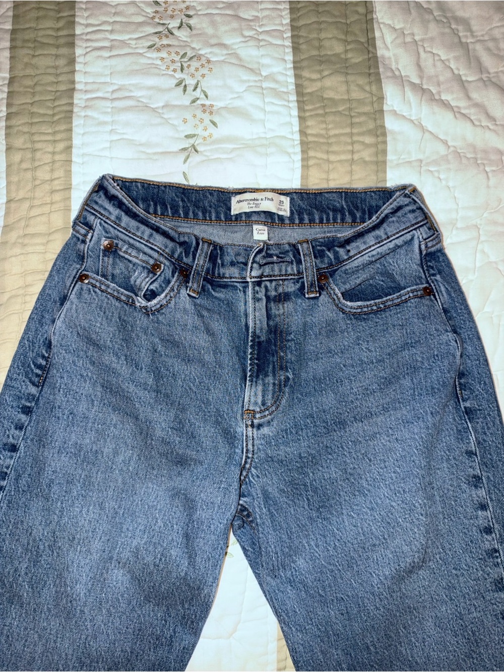 Abercrombie & Fitch Vintage-Style Medium Blue High-Rise Jeans